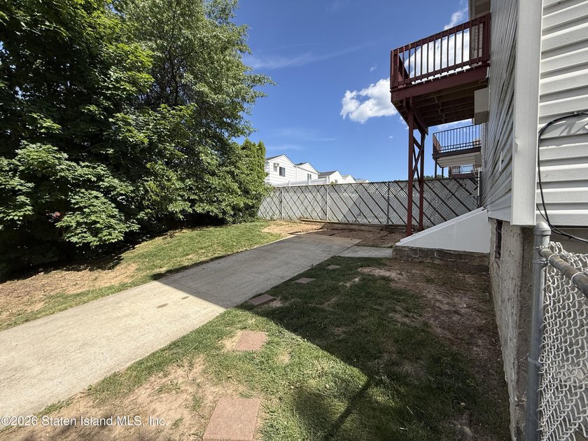 Large 22x40 two-family semi-attached home on a beautiful corner - photo 29