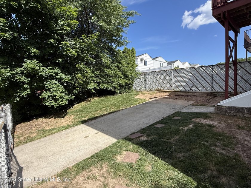 Large 22x40 two-family semi-attached home on a beautiful corner - photo 30