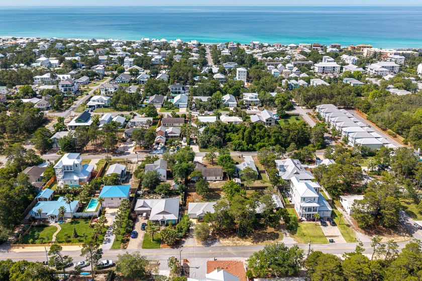 Charming coastal cottage just a few blocks from the sugar-white - photo 32