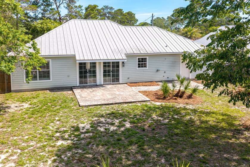 Charming coastal cottage just a few blocks from the sugar-white - photo 40