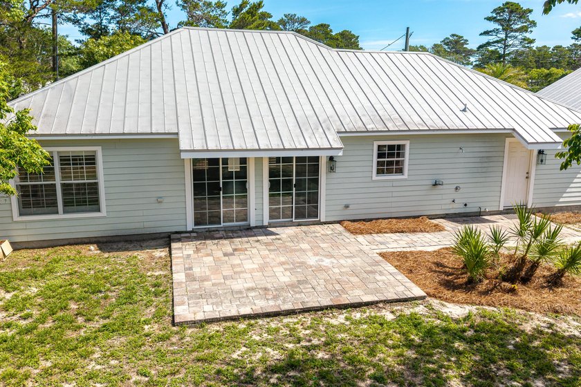 Charming coastal cottage just a few blocks from the sugar-white - photo 41