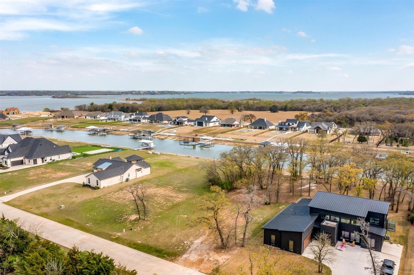 Don't miss out on this LAKEFRONT property in the sought after - photo 4