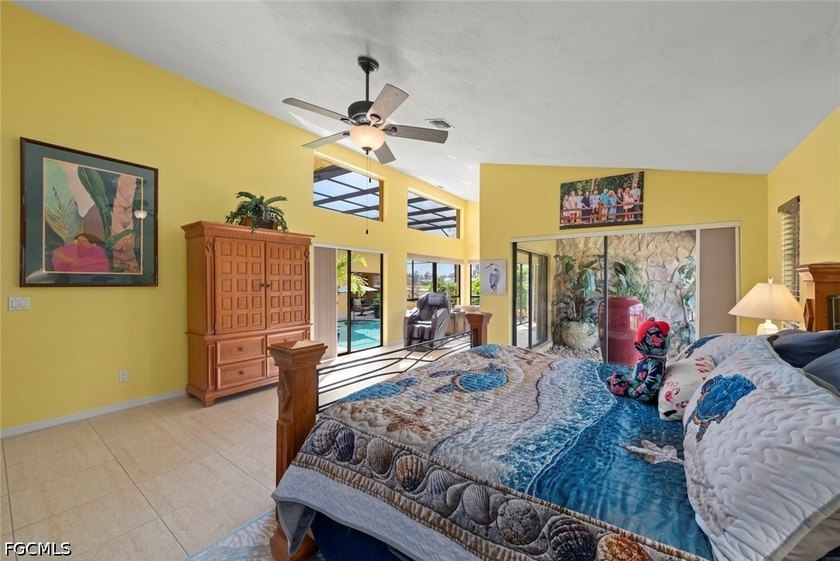 Pride of ownership throughout. This 3 bedroom, 3.5 bath, plus - photo 7