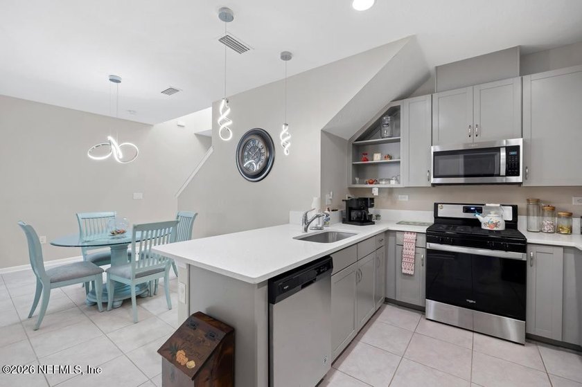 LIVE THE BEACON LAKE LIFESTYLE... FOR LESS! Welcome to one of - photo 11