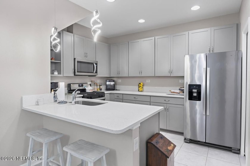 LIVE THE BEACON LAKE LIFESTYLE... FOR LESS! Welcome to one of - photo 12