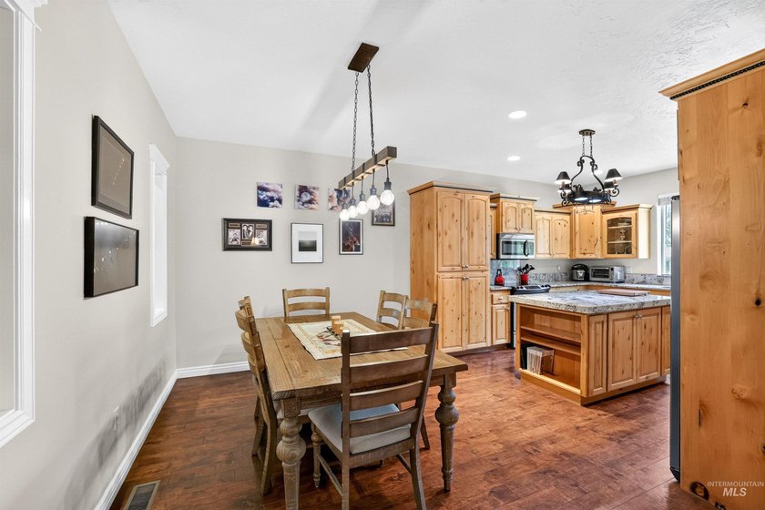 A home designed for adventure, comfort, and entertaining - photo 13