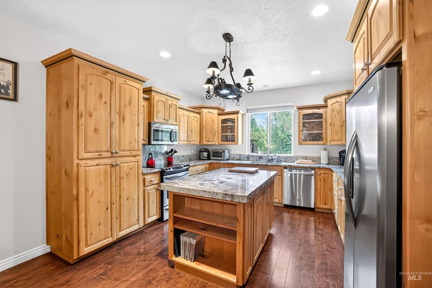 A home designed for adventure, comfort, and entertaining - photo 14
