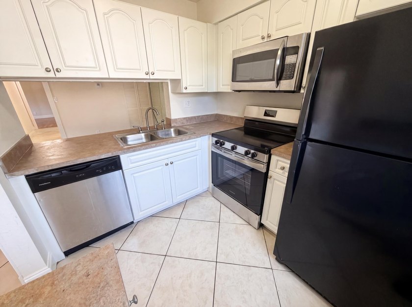Welcome to 2737 S Oakland Forest Dr, a residence where fresh - photo 2