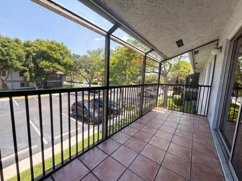 Welcome to 2737 S Oakland Forest Dr, a residence where fresh - photo 6