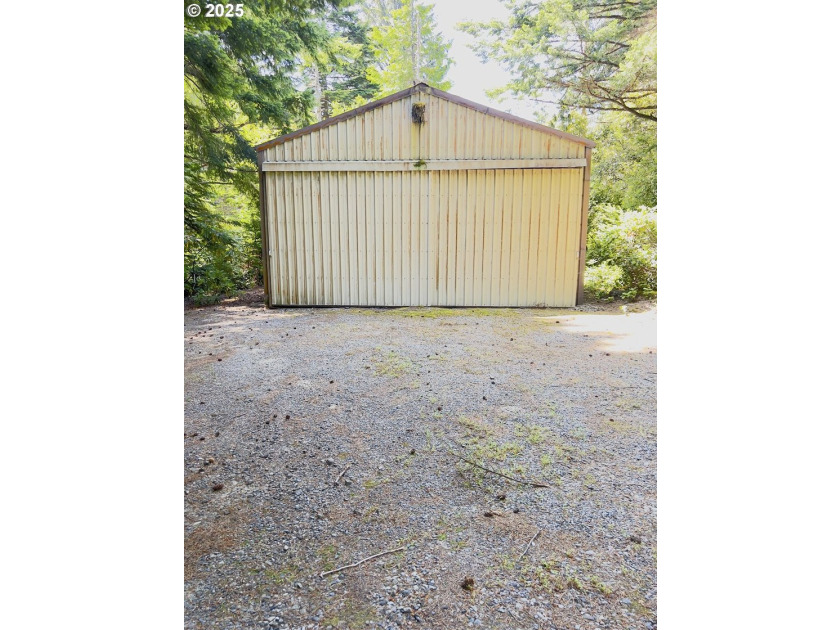 Private Country Retreat in Port Orford! Welcome to 42065 Vista - photo 28