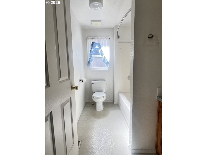 Private Country Retreat in Port Orford! Welcome to 42065 Vista - photo 33