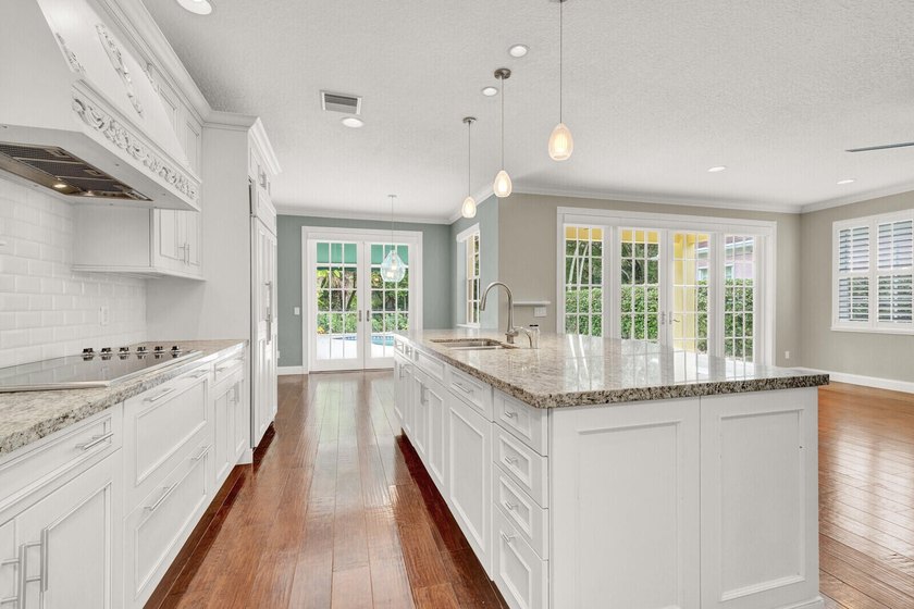 Beautifully maintained 5BR/4BA/2CAR Garage CBS POOL home in the - photo 7