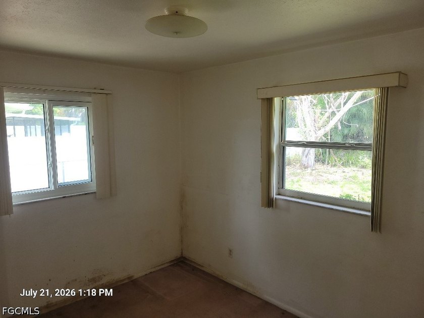 OPPORTUNITY KNOCKS on this 3BR/2BA home in South Fort Myers! - photo 7