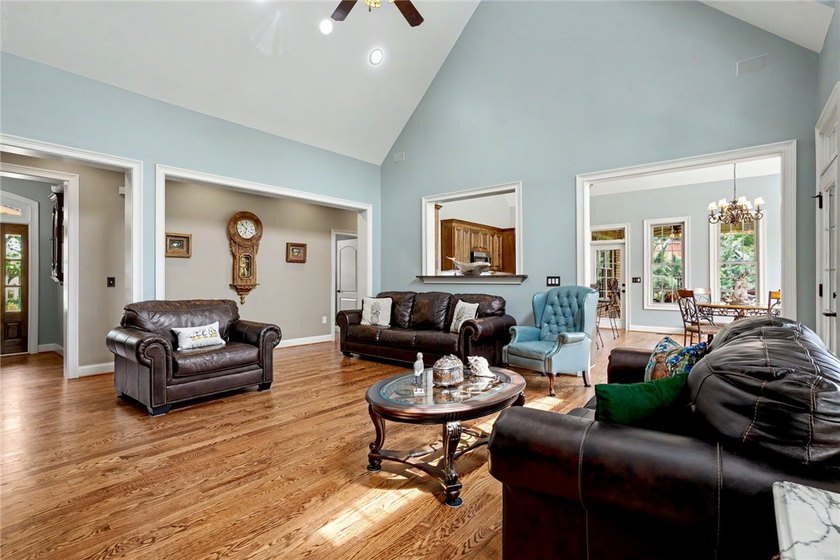 Experience ultimate golf course luxury in Tully Point at - photo 11