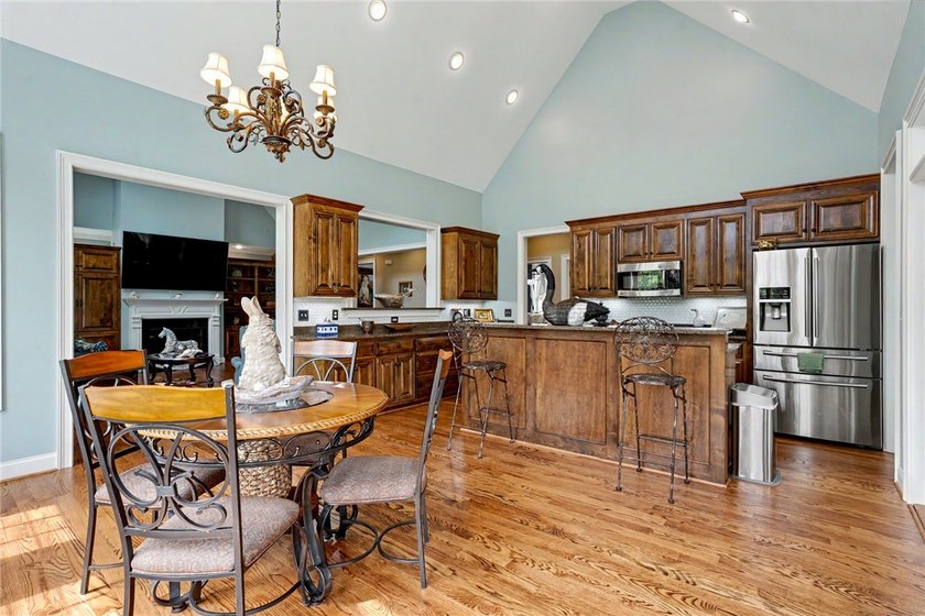 Experience ultimate golf course luxury in Tully Point at - photo 13