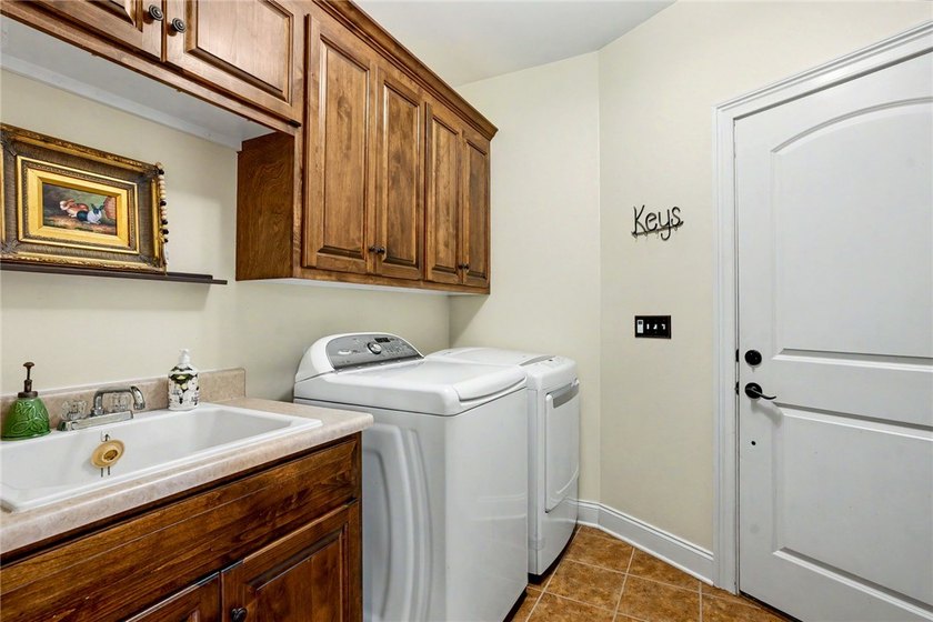 Experience ultimate golf course luxury in Tully Point at - photo 19