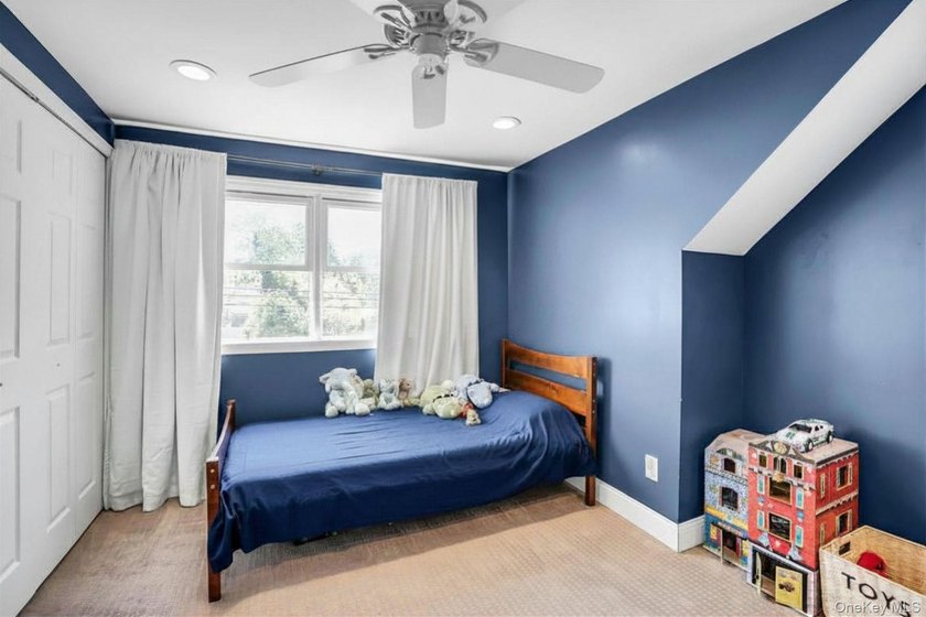 Welcome to 57 Wantagh Avenue in East Islip - a beautifully - photo 20