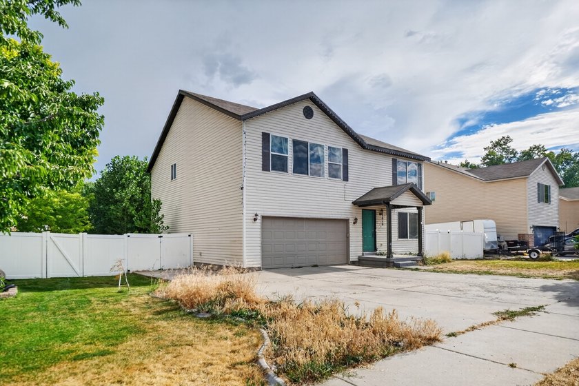 Welcome to this beautifully kept two-story home in one of - photo 21
