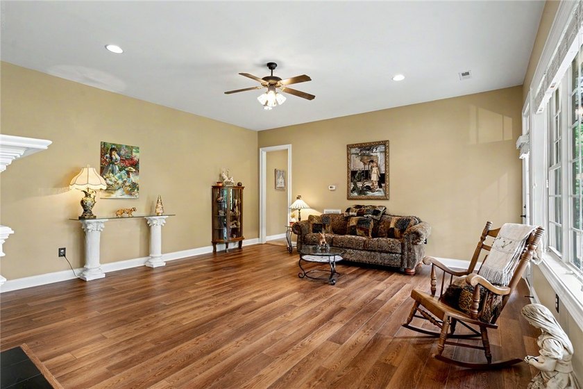 Experience ultimate golf course luxury in Tully Point at - photo 32