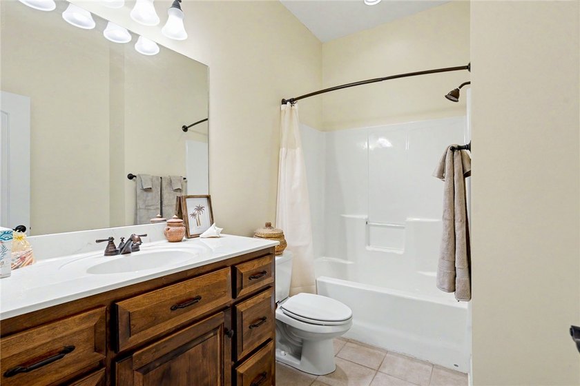 Experience ultimate golf course luxury in Tully Point at - photo 35