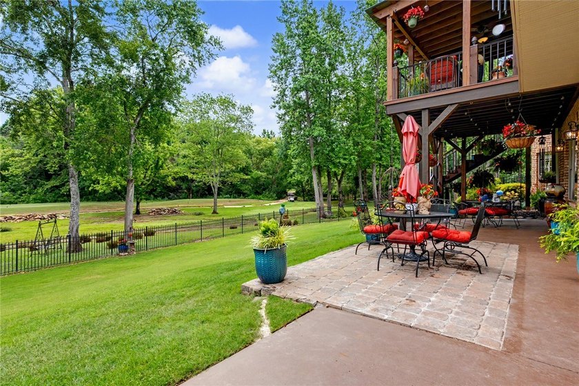 Experience ultimate golf course luxury in Tully Point at - photo 40