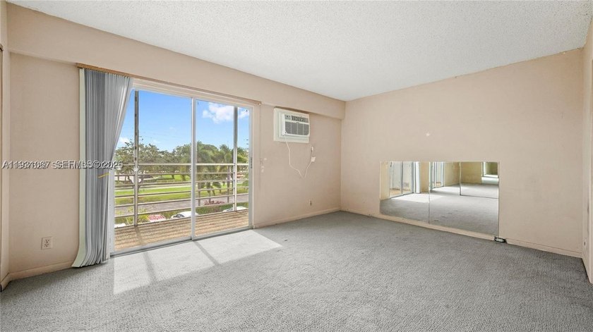 Amazing unit for sale in one of the most attractive 55+ - photo 3
