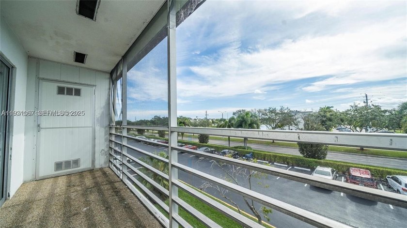 Amazing unit for sale in one of the most attractive 55+ - photo 9