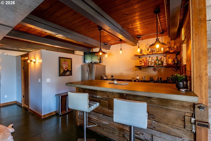 Experience the perfect blend of timeless mid-century modern - photo 21