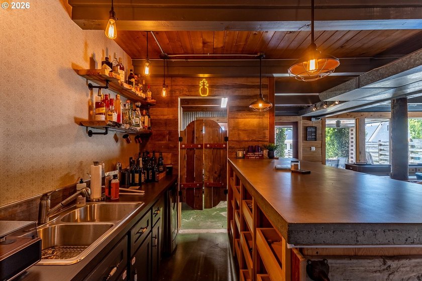 Experience the perfect blend of timeless mid-century modern - photo 22