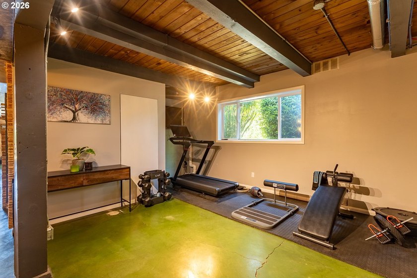 Experience the perfect blend of timeless mid-century modern - photo 25