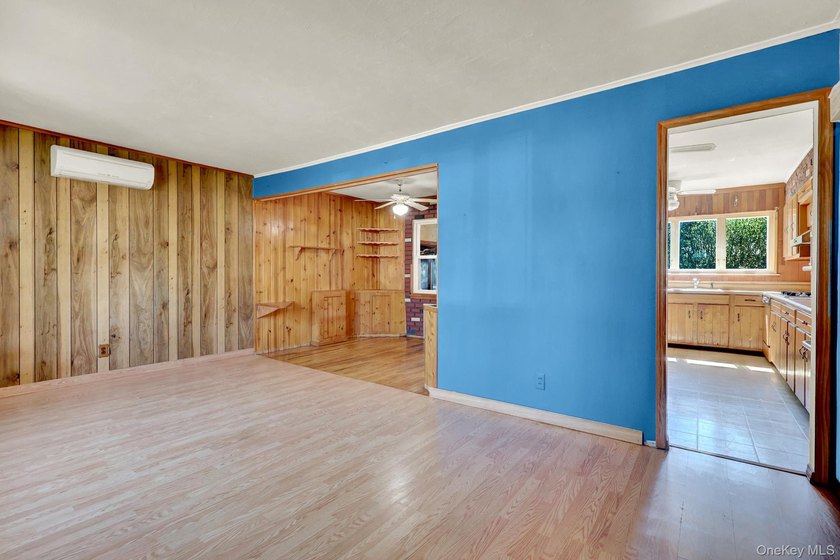 GREAT CURB APPEAL , PROPERTY AND LAYOUT ! UPDATED SIDING, ROOF - photo 11