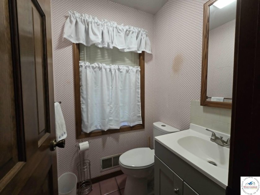 Peaceful, elegant, and full of enchanting character, this - photo 18
