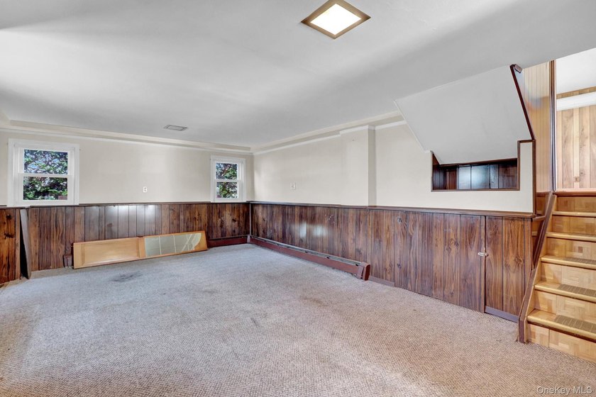 GREAT CURB APPEAL , PROPERTY AND LAYOUT ! UPDATED SIDING, ROOF - photo 26