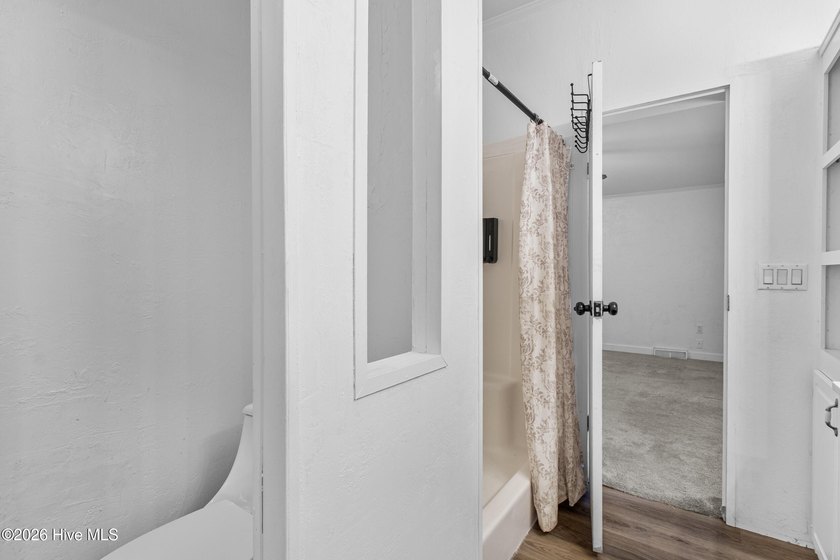 Welcome home to this 4-bedroom, 3-bath home with a versatile - photo 34