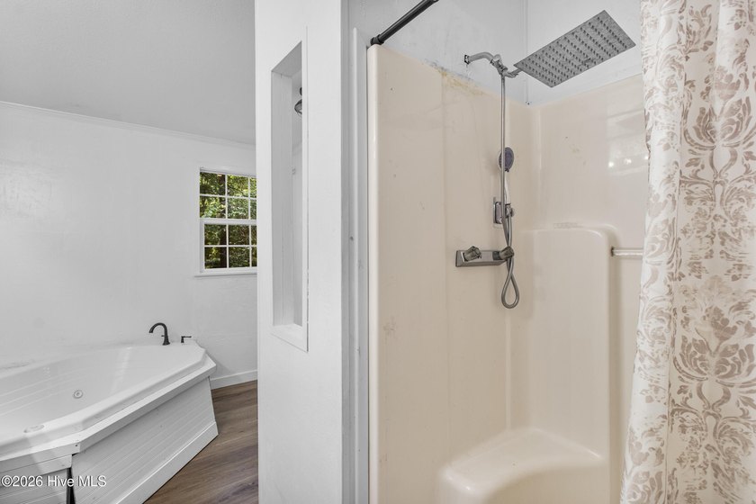 Welcome home to this 4-bedroom, 3-bath home with a versatile - photo 35