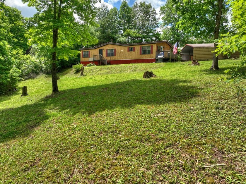 Introducing a fantastic 3-bedroom, 2-bath manufactured home on a - photo 9