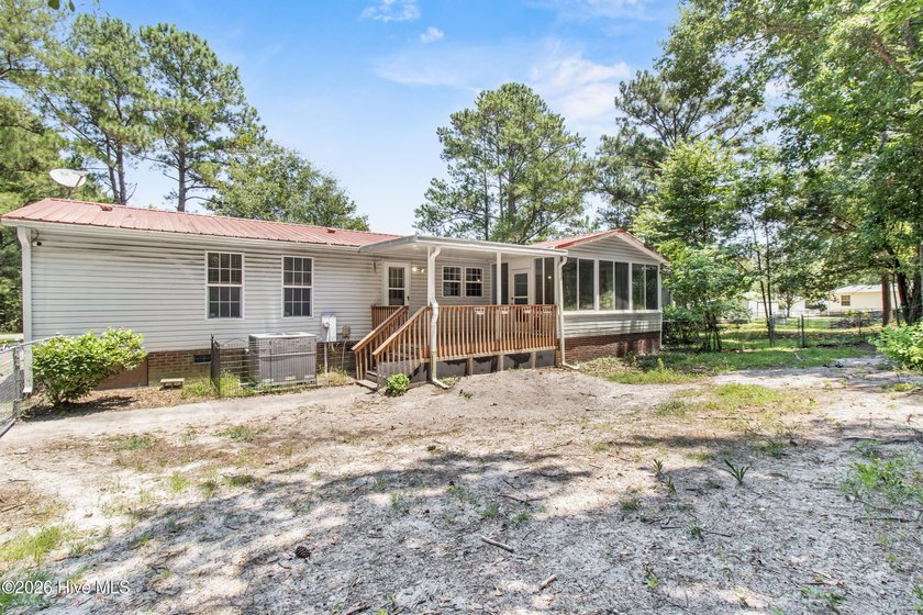 Welcome home to this 4-bedroom, 3-bath home with a versatile - photo 41