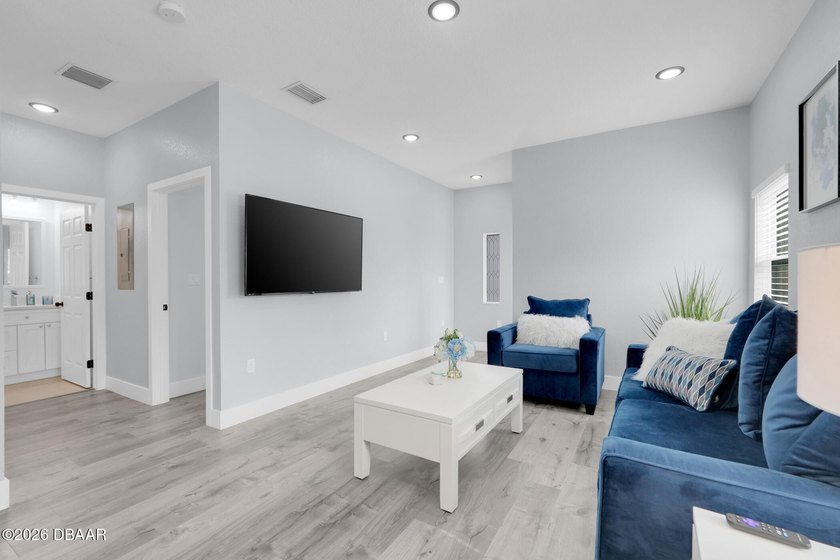 Perfection. Elegance. Location. An exceptional opportunity to - photo 13