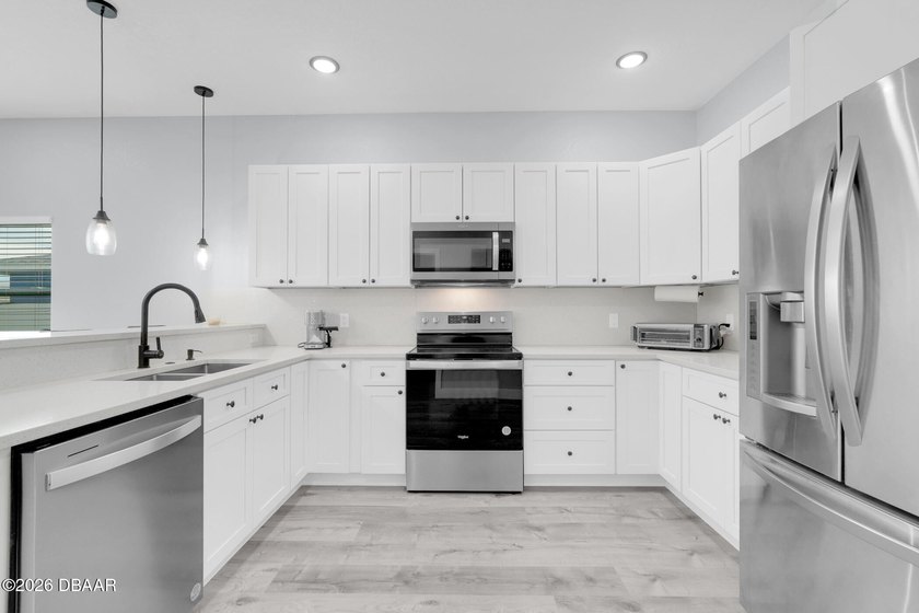 Perfection. Elegance. Location. An exceptional opportunity to - photo 15