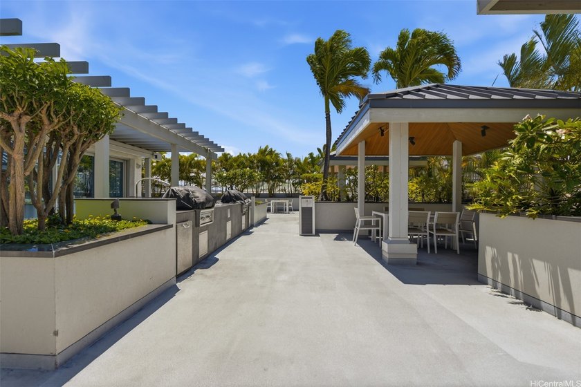 Experience the best of Honolulu living in this stylish 1-bedroom - photo 20