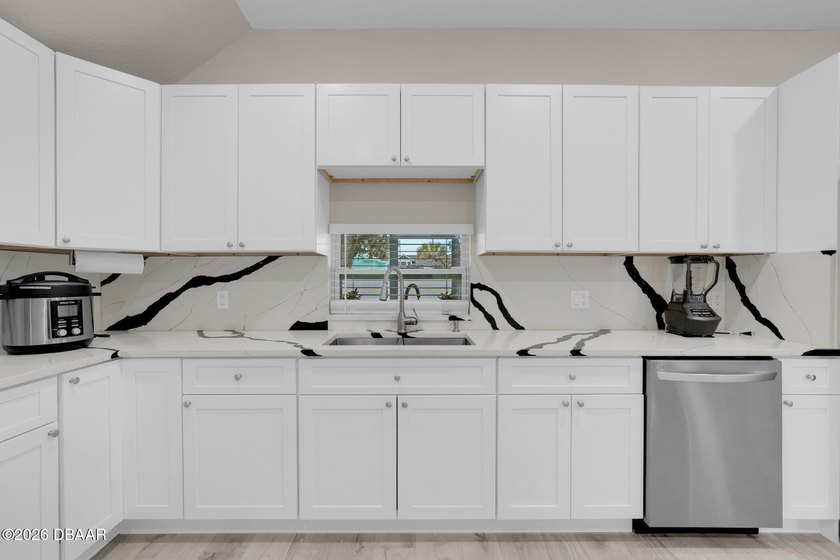 Perfection. Elegance. Location. An exceptional opportunity to - photo 27