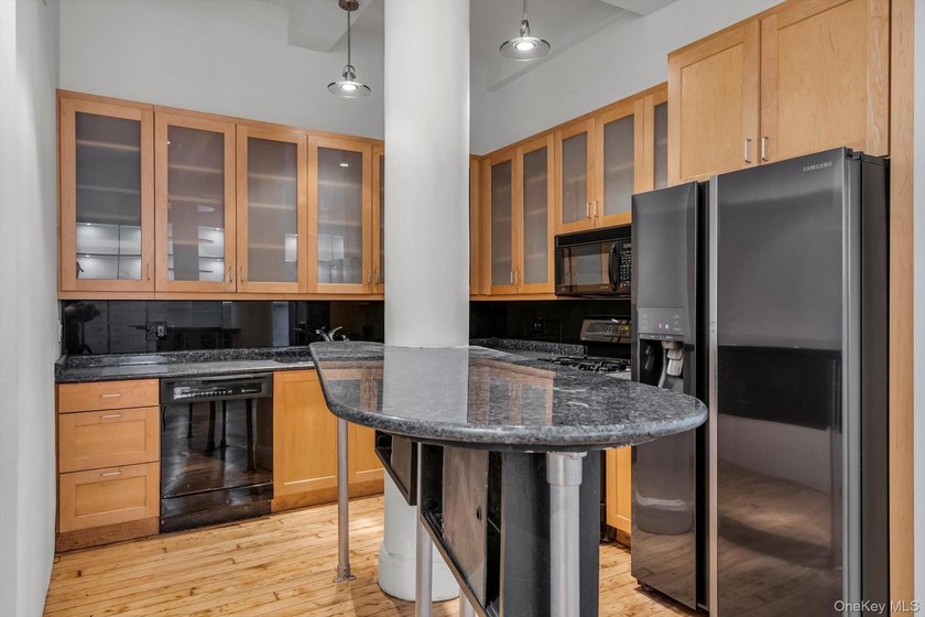 Beautiful &amp; Modern 2-Bedroom Apartment in the Heart of the City - photo 4