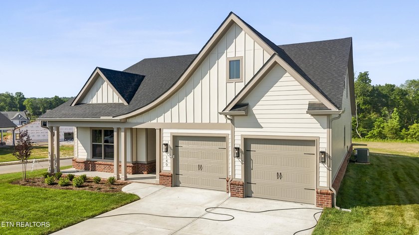 MOVE IN READY! Located in Farmstead -just minutes from the lake - photo 3