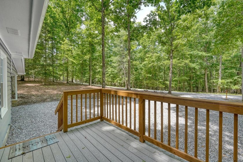 Welcome home to this charming cottage that has been thoughtfully - photo 6