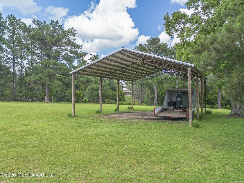 CALLING ALL HORSE LOVERS!! This is the property for you! This - photo 13