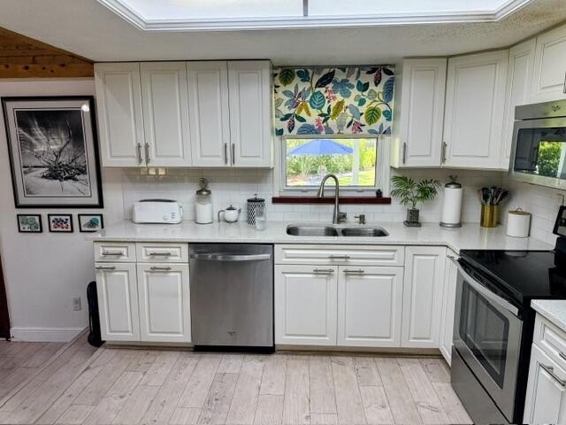 Charming Swiss Chalet on large corner lot in desirable Indian - photo 13