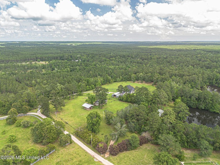 CALLING ALL HORSE LOVERS!! This is the property for you! This - photo 14