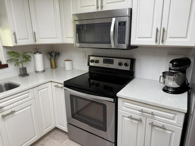 Charming Swiss Chalet on large corner lot in desirable Indian - photo 15