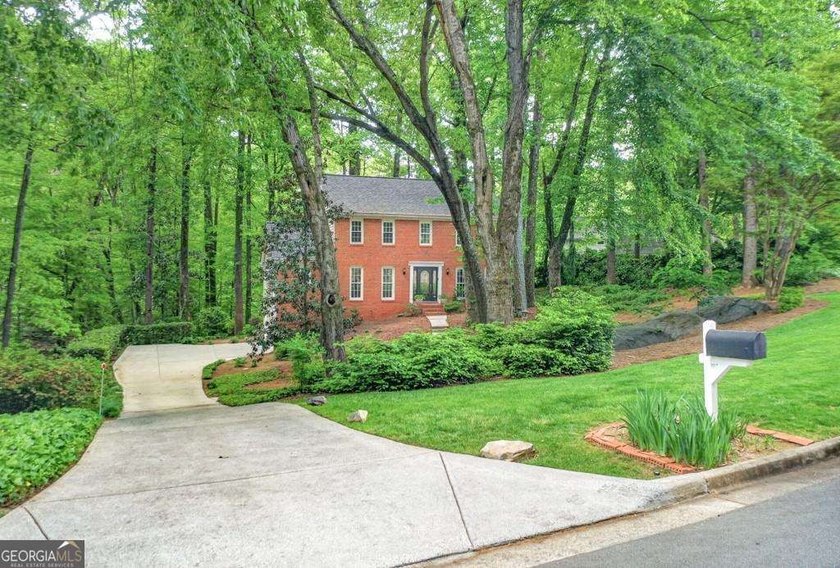 Welcome to Princeton Lakes, one of East Cobb's most established - photo 38