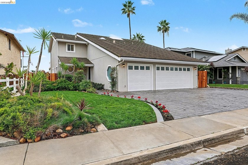 Make your dreams come true with PANORAMIC BAY VIEWS! Remodeled - photo 4